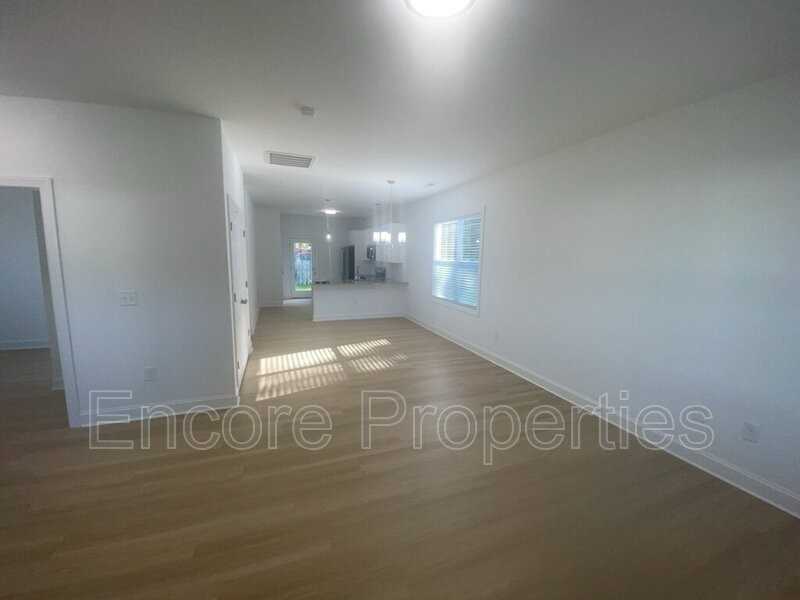 619 Washington St - Photo 7 of 10