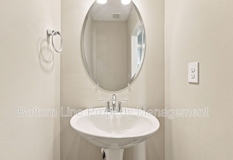 730 Putney Hill Rd - Photo 4 of 37