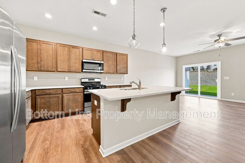 730 Putney Hill Rd - Photo 6 of 37