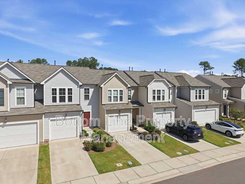 1615 Glacier Dr - Photo 2 of 50