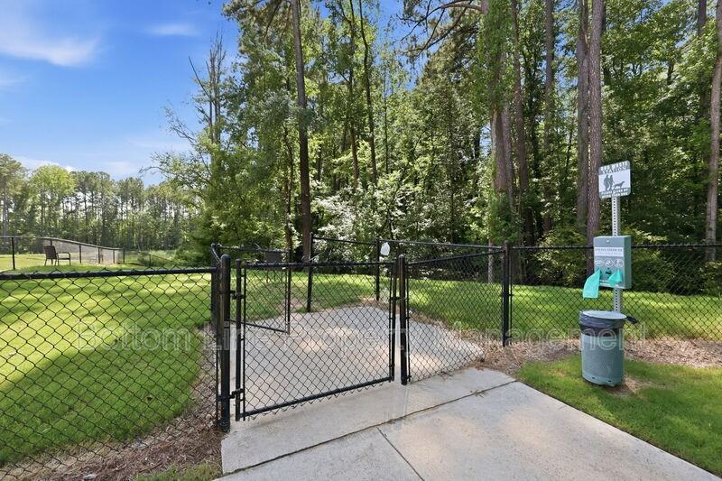 1615 Glacier Dr - Photo 6 of 50