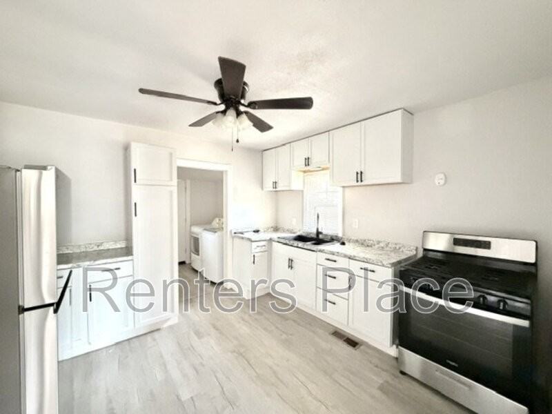903 N Owalla Ave - Photo 4 of 15