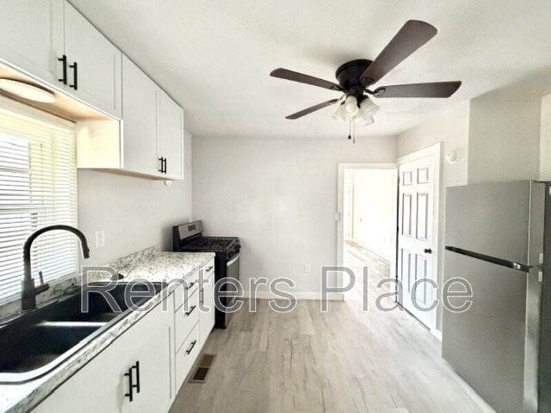 903 N Owalla Ave - Photo 5 of 15