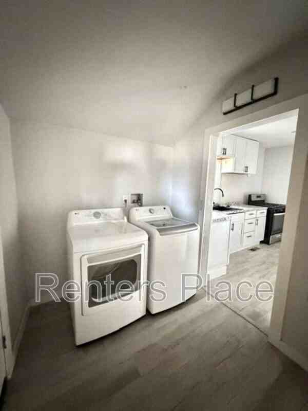 903 N Owalla Ave - Photo 6 of 15