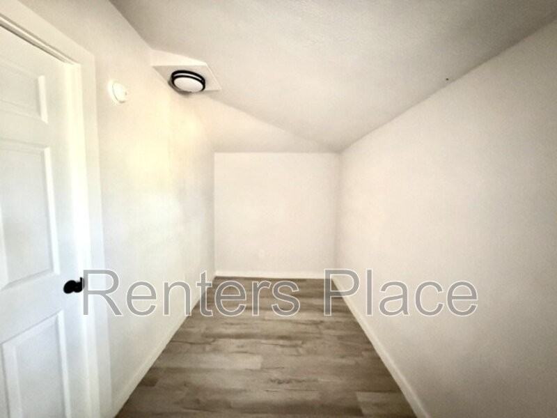 903 N Owalla Ave - Photo 7 of 15