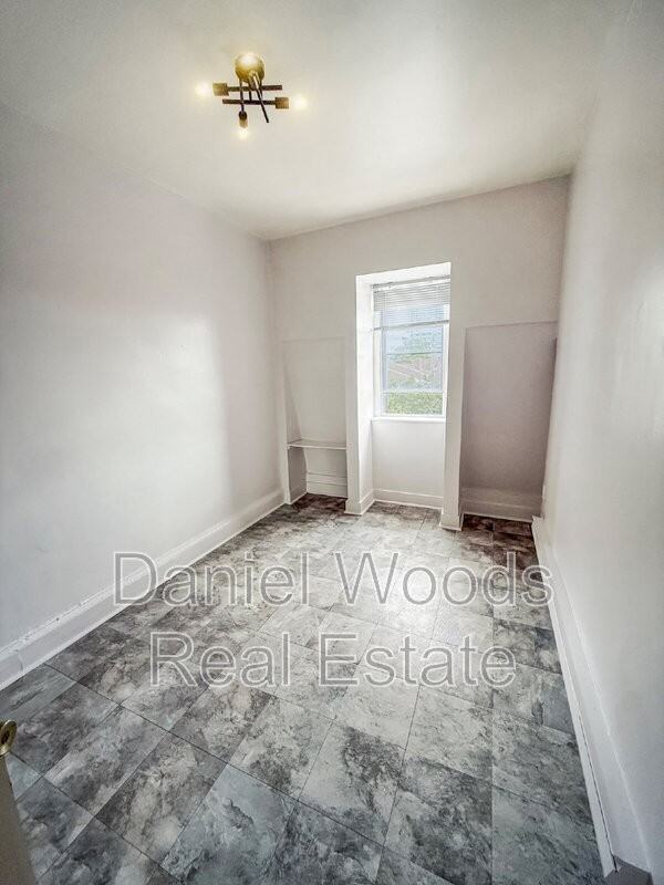 3927 Powelton Ave - Photo 7 of 9