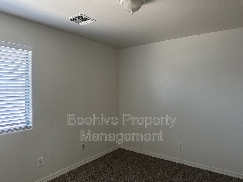 1937 S 80th St - Photo 7 of 8