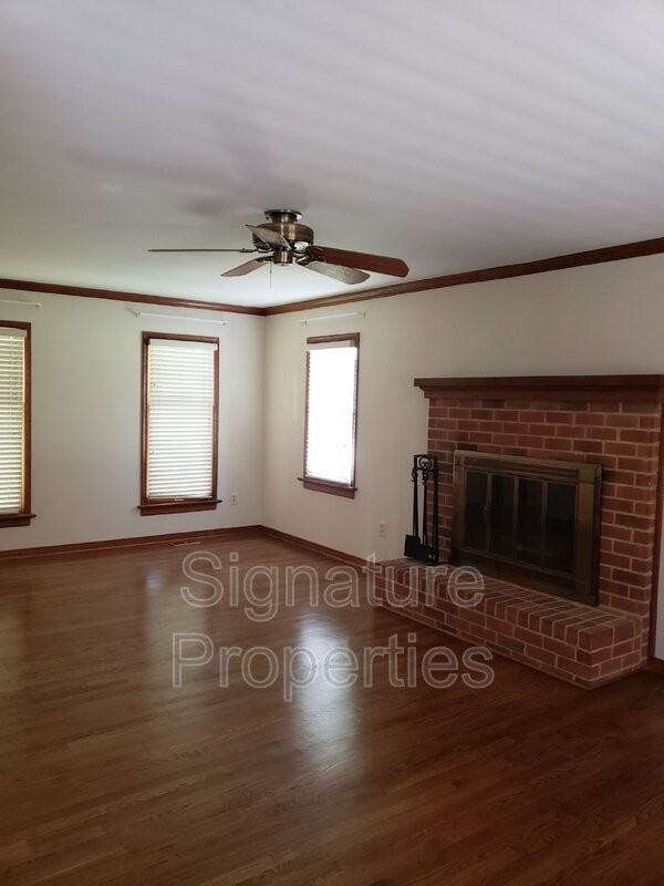 9234 Fair Hill Ct - Photo 3 of 13