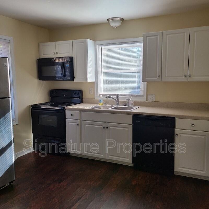 4905 Goddin Cir - Photo 2 of 11
