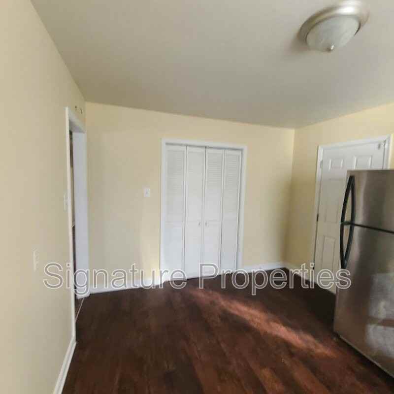 4905 Goddin Cir - Photo 4 of 11