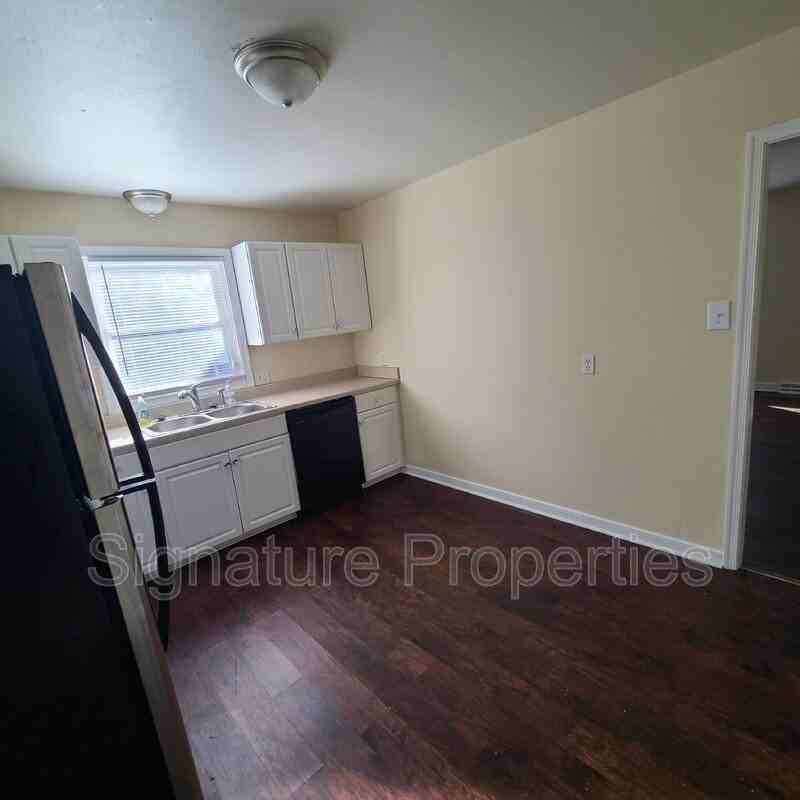 4905 Goddin Cir - Photo 5 of 11