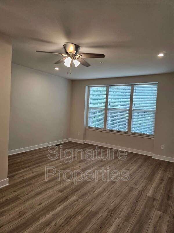 8026 Lake Laurel Ln - Photo 5 of 20