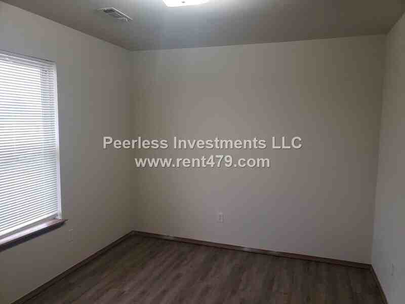 1043 Vale St Apt A - Photo 6 of 16