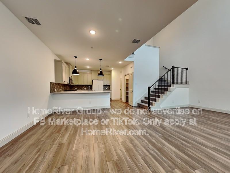 8627 Dynasty Ln - Photo 4 of 21