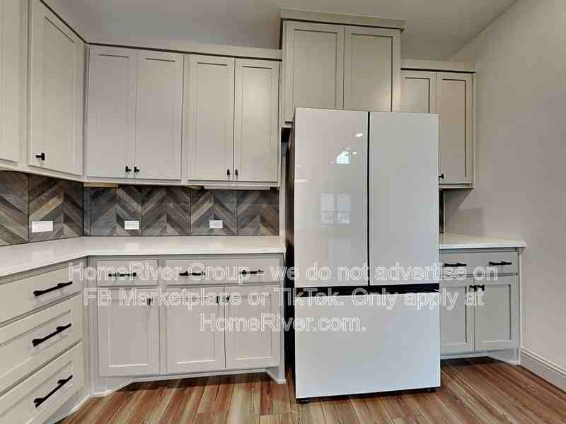 8627 Dynasty Ln - Photo 5 of 21