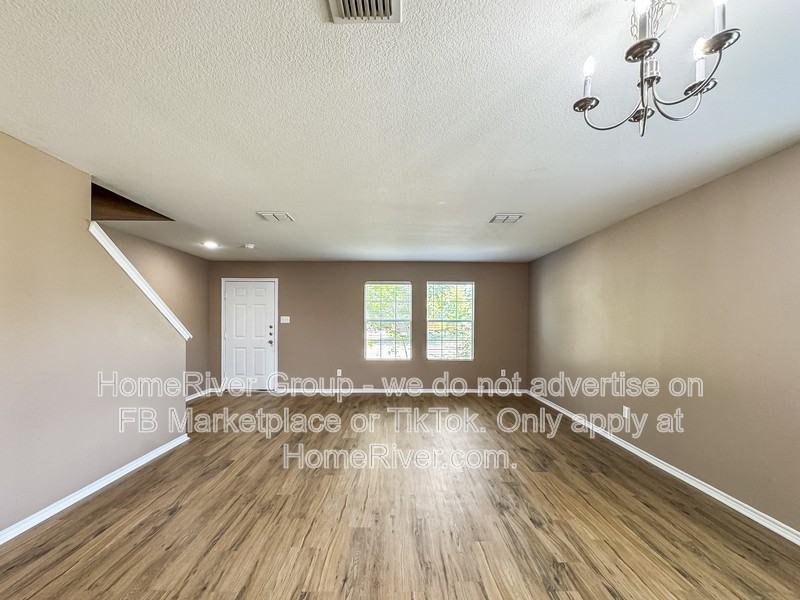 2717 Marsha Ln - Photo 2 of 22