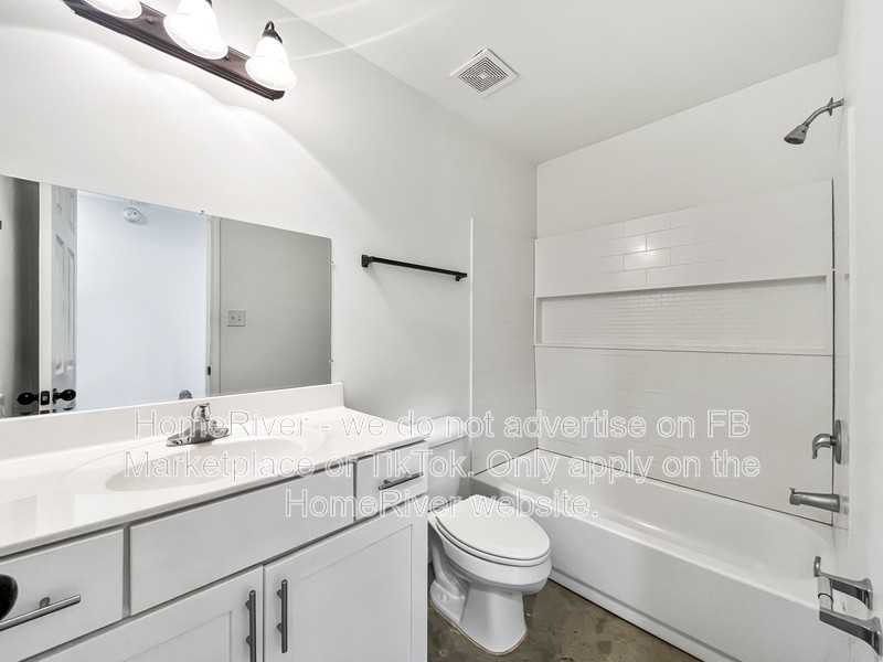 2975 Lake Park Rd - Photo 2 of 22