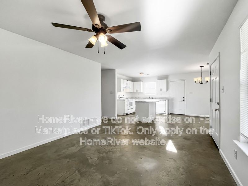 2975 Lake Park Rd - Photo 3 of 22