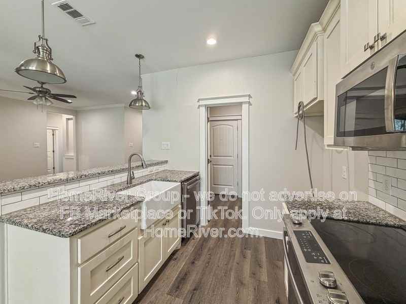 2024 E Lamar St - Photo 7 of 23