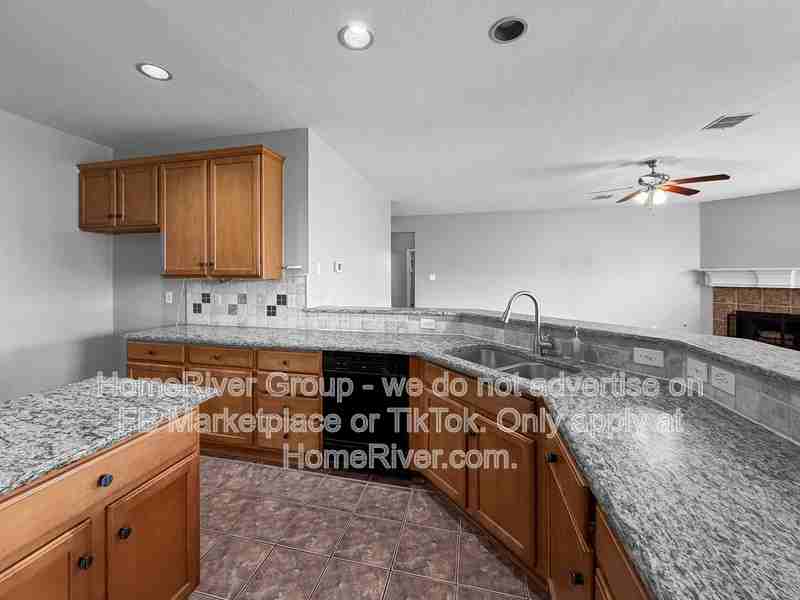 9715 Madison Dr - Photo 5 of 25