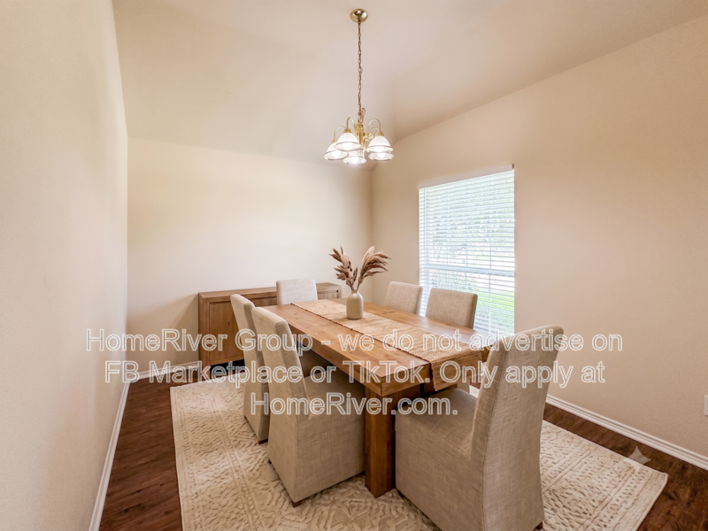 812 Sequoia Dr - Photo 2 of 24
