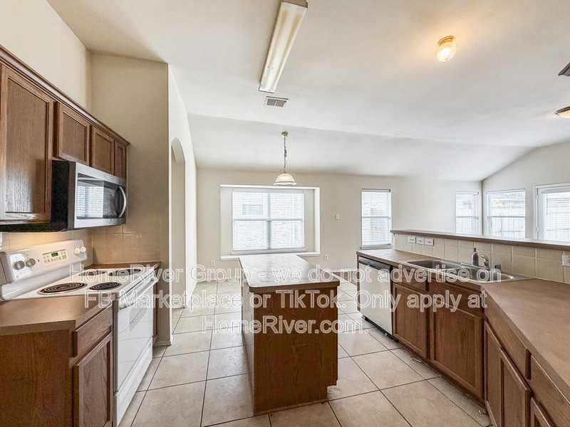 812 Sequoia Dr - Photo 4 of 24