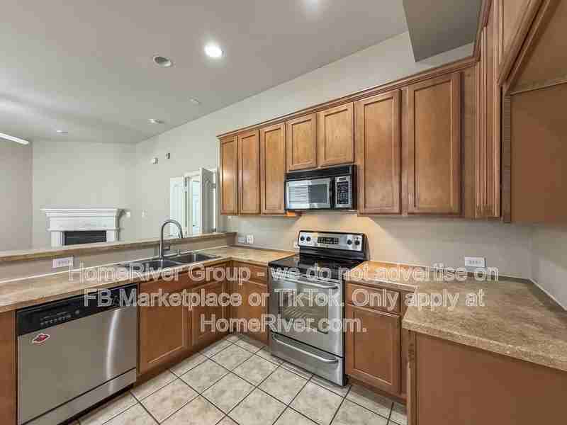 410 Marshall Way - Photo 4 of 27