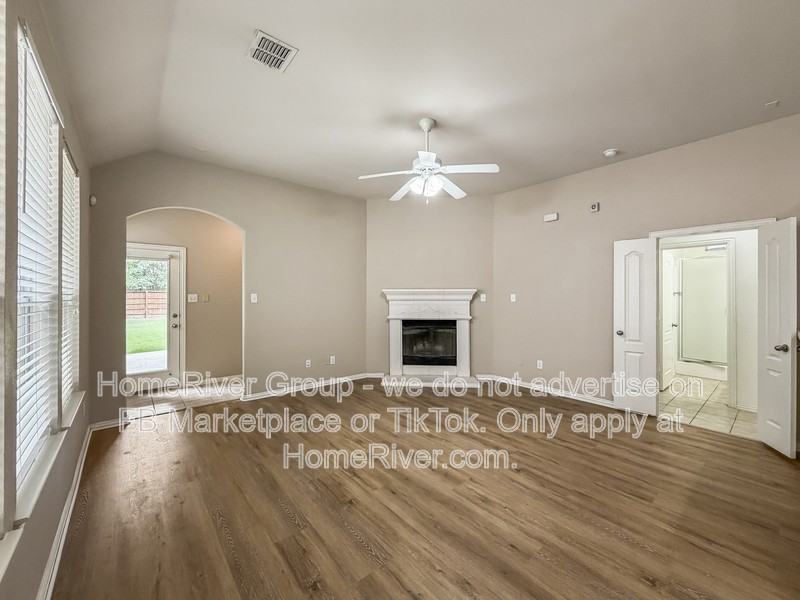 410 Marshall Way - Photo 5 of 27
