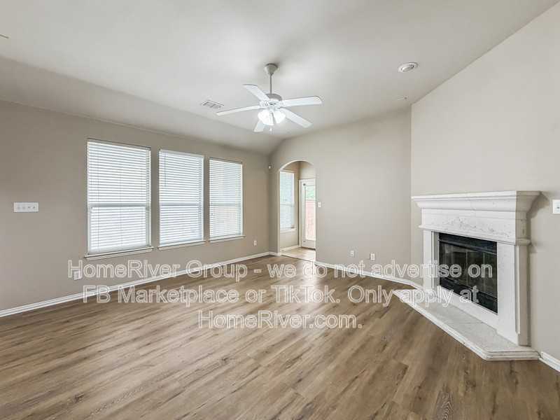 410 Marshall Way - Photo 6 of 27