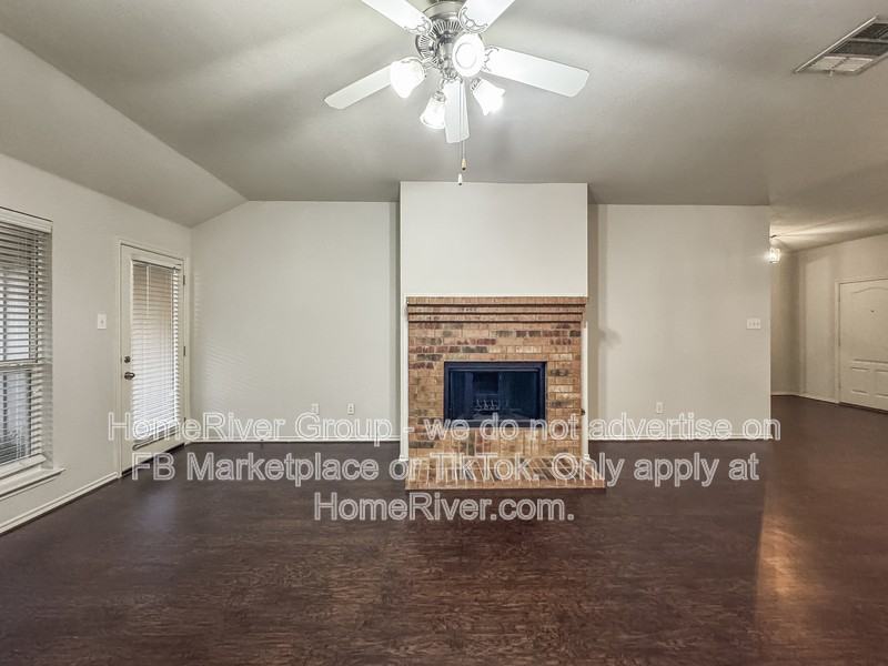 2829 Snowy Owl Dr - Photo 3 of 20