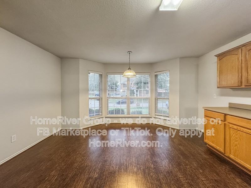 2829 Snowy Owl Dr - Photo 5 of 20