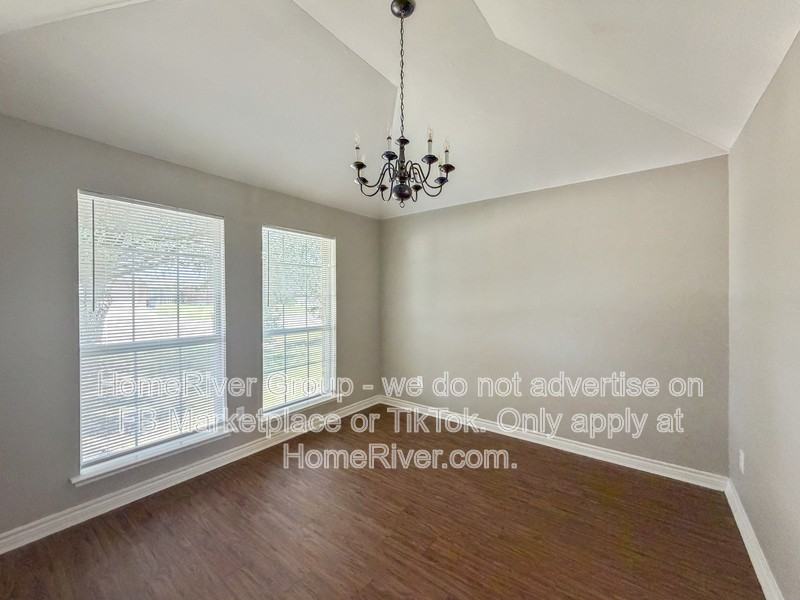 313 Charleston Dr - Photo 6 of 22