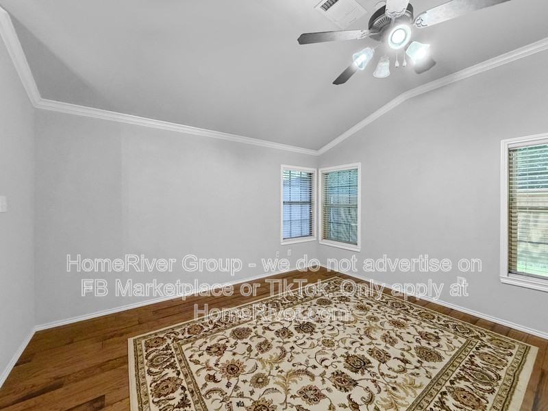 1175 Sophia St - Photo 3 of 22