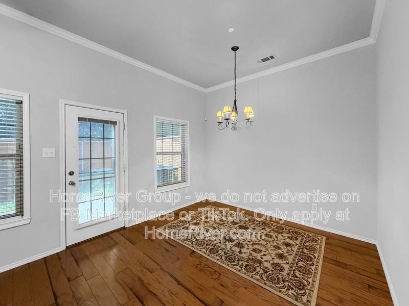 1175 Sophia St - Photo 5 of 22