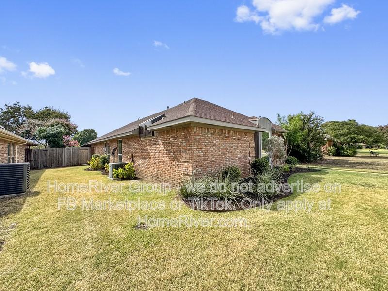 3405 Wells Dr - Photo 2 of 22