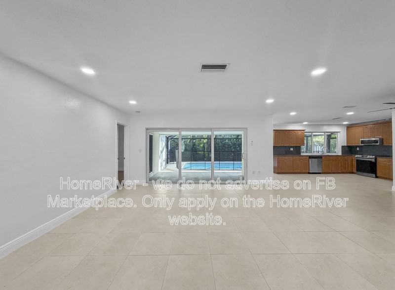 8210 Nw 20th Ct - Photo 4 of 18