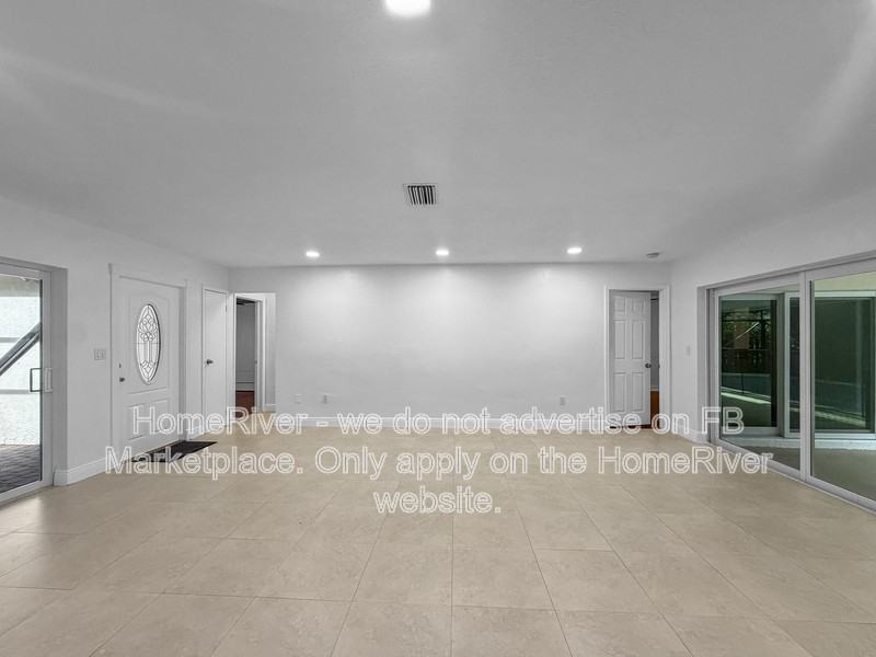 8210 Nw 20th Ct - Photo 5 of 18