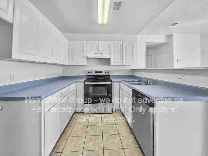 4529 Anchor Ct - Photo 3 of 22