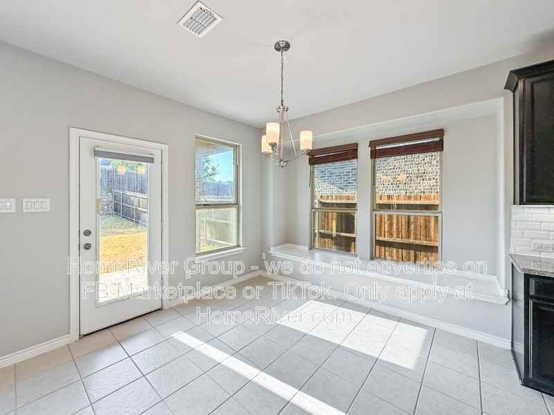 3604 Arroyo Trl - Photo 6 of 24