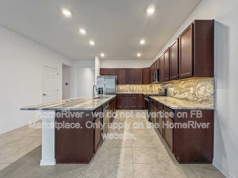 5842 Sw 76th Ct - Photo 4 of 18