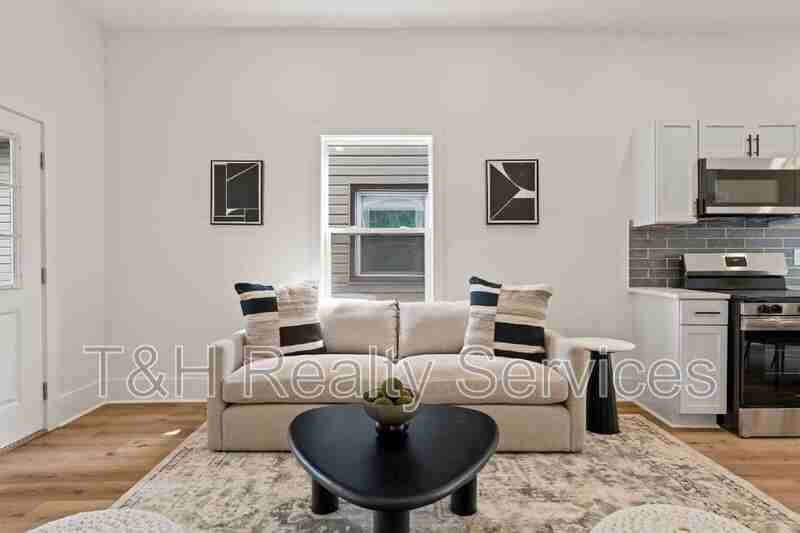 47 Schiller St - Photo 5 of 29