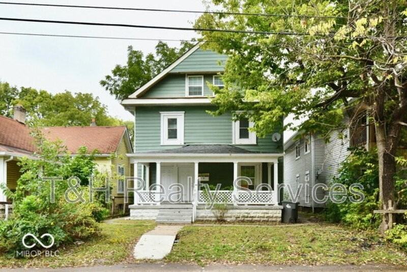 4224 E Washington St #3 - Photo 4 of 4