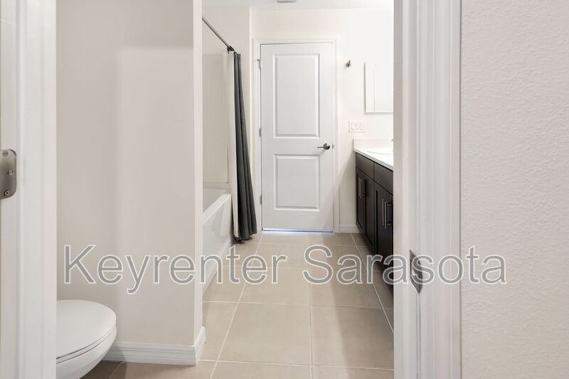 6349 Fairmont Ln - Photo 5 of 24