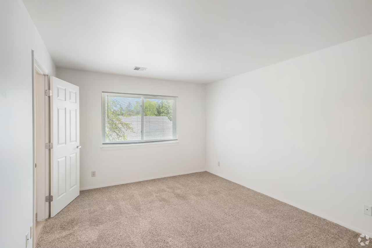 Hidden Creek Court - Photo 7 of 27