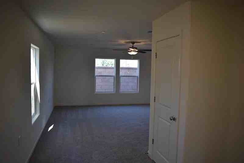 4049 Cinnabar Ave - Photo 4 of 50