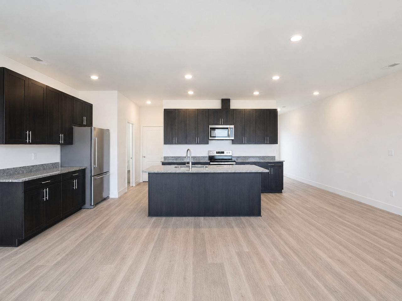 5881 W 40th Ct - Photo 7 of 24