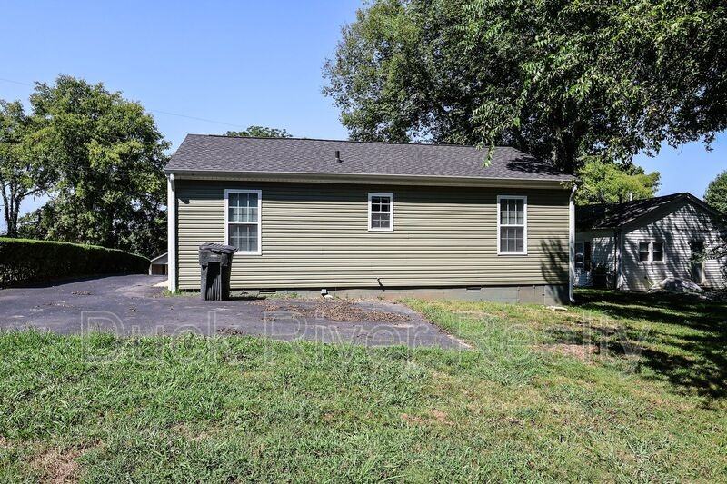 1110 Morningside Dr - Photo 3 of 17