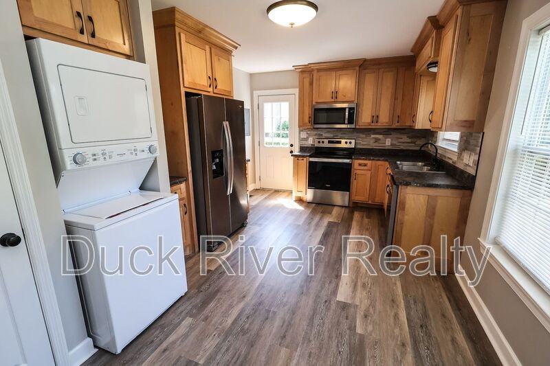 1110 Morningside Dr - Photo 4 of 17