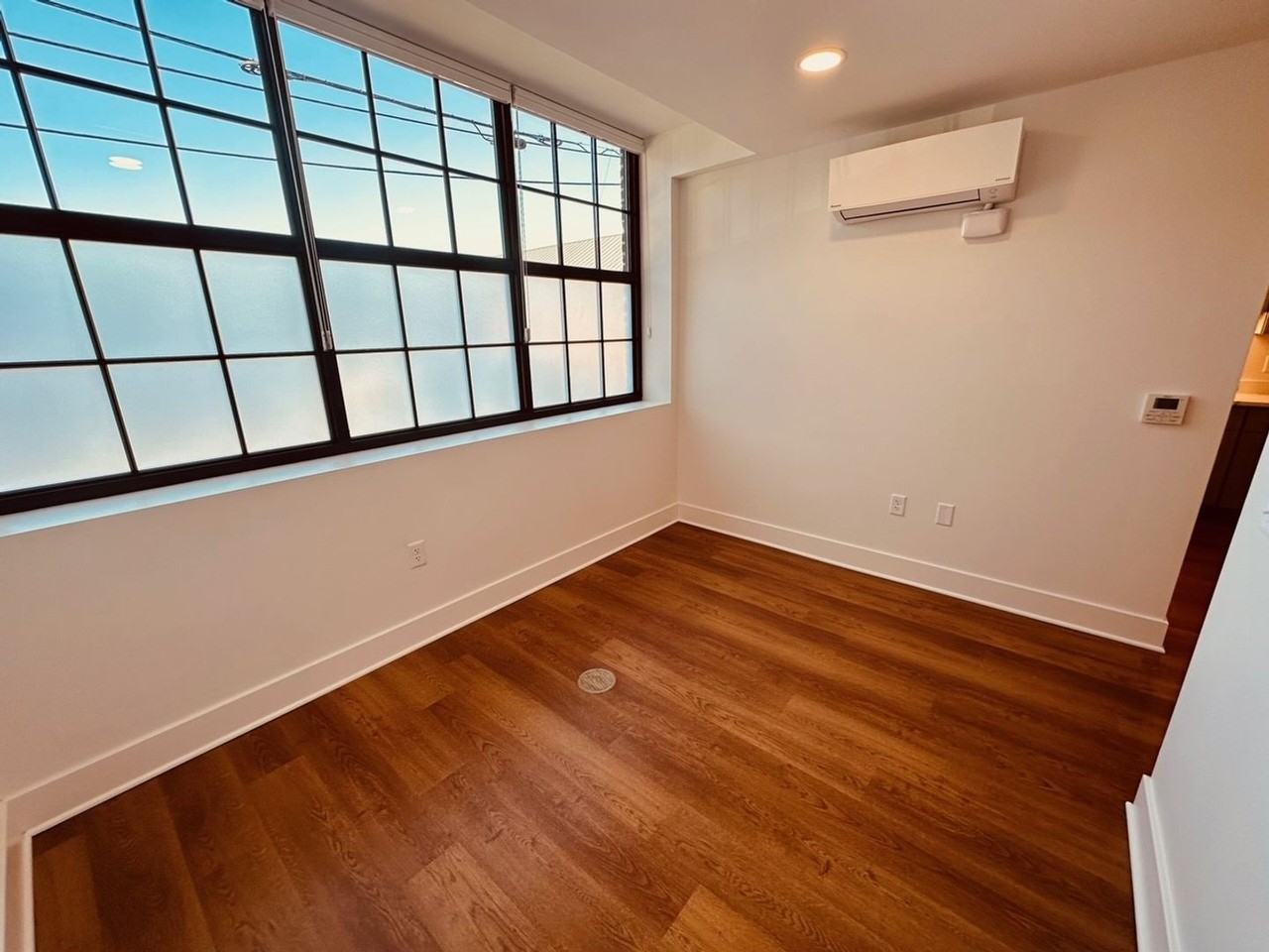 204 N George St #105 - Photo 5 of 8