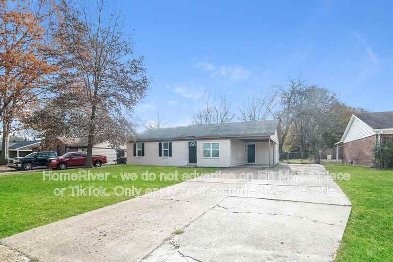 3175 Mayfair Dr - Photo 2 of 16